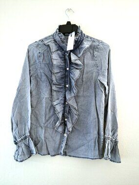 🆕 CEZELE Blue Denim Washed BLOUSE  size SMALL LONG Sleeves Ruffles & buttons